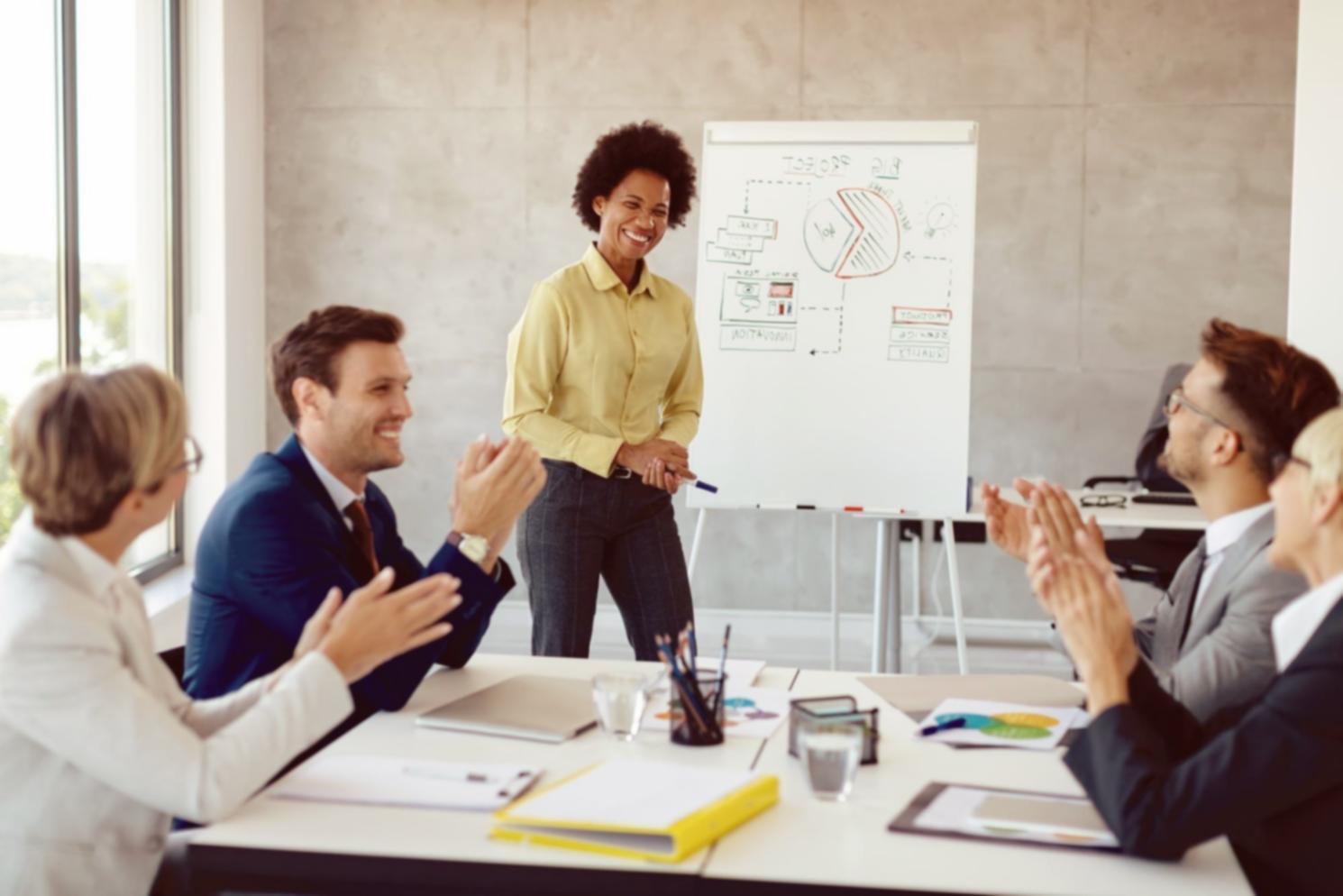 Teamarbeit an der Optimierung von Website-Strukturen